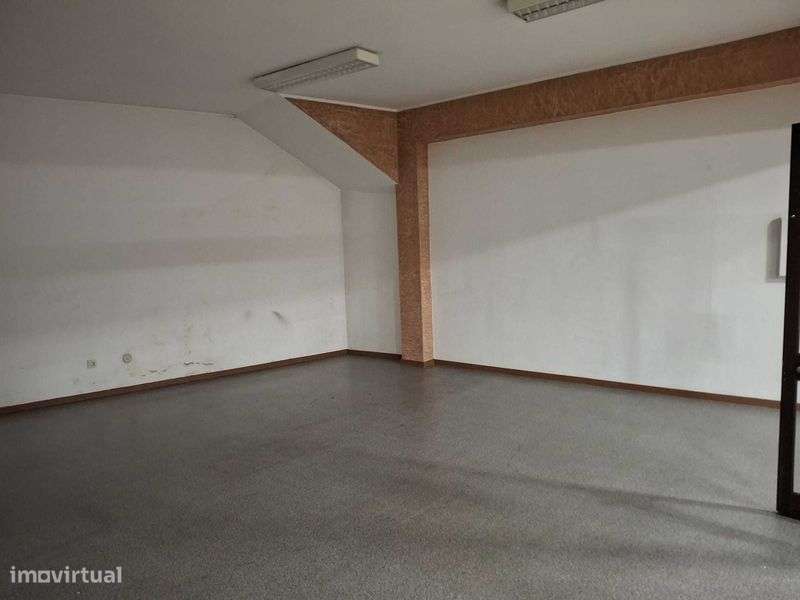 Loja com 50m junto a loja do cidadão de Penafiel - Grande imagem: 5/9