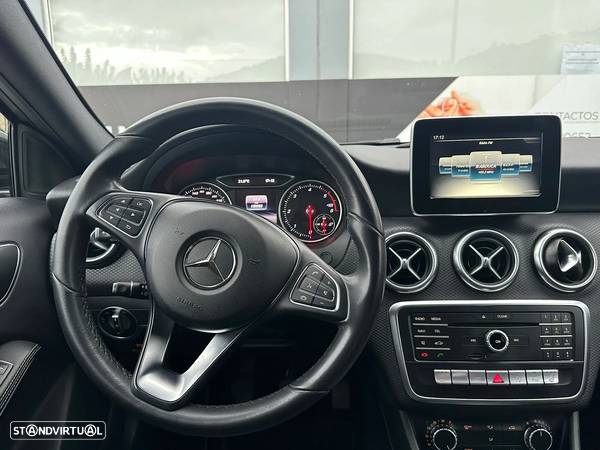 Mercedes-Benz A 200 d AMG Line - 14