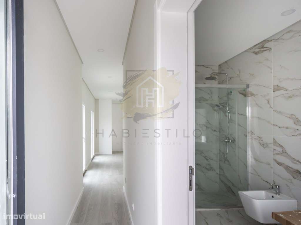 Moradia V4 nova com piscina-34