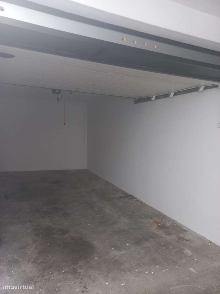 ARRENDA GARAGEM BOX - VILA NOVA DE GAIA - Grande imagem: 2/4