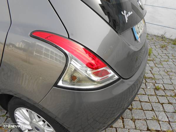 Lancia Ypsilon 1.2 S&S Silver - 11