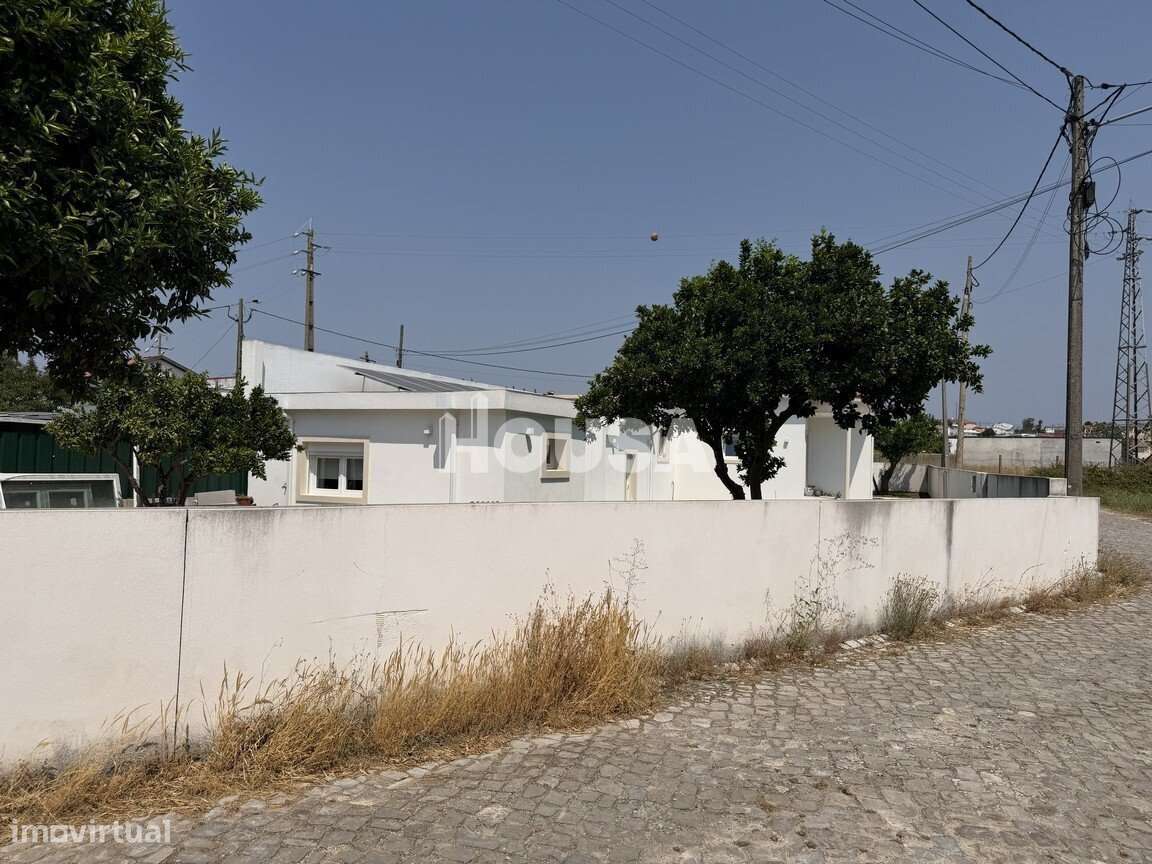 Moradia T3 térrea totalmente renovada na Gândara dos Olivais-3