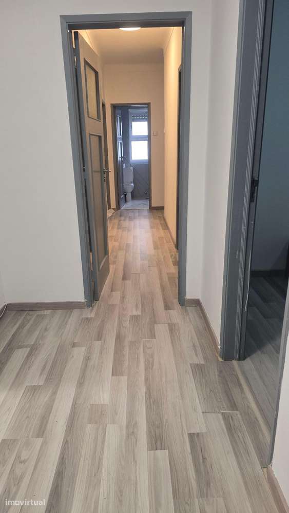 T4+1 com Garagem: Centralidade e Amplitude em Abrantes - Grande imagem: 2/21