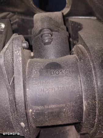 Filtr powietrza obudowa Audi A4 1.8T przepływomierz 0280218032 moduł zapłonu Hitachi 8D0905351 - 2