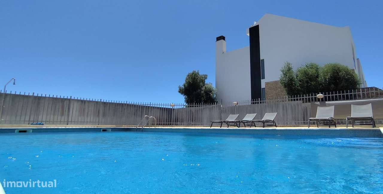 Moradia em condomínio com piscina - Alcochete - Grande imagem: 2/33