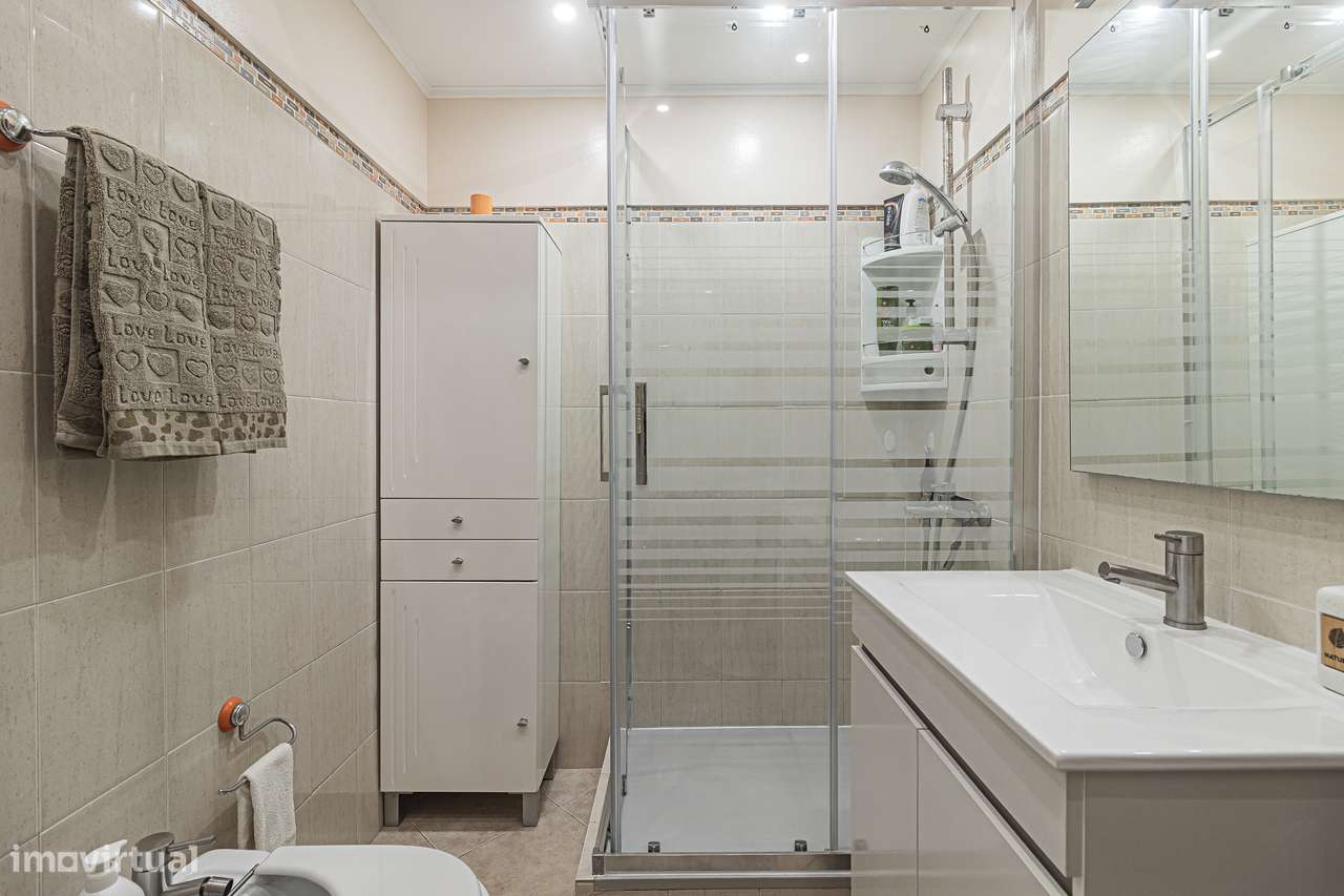Apartamento T2 na Cruz Pau, remodelado-24