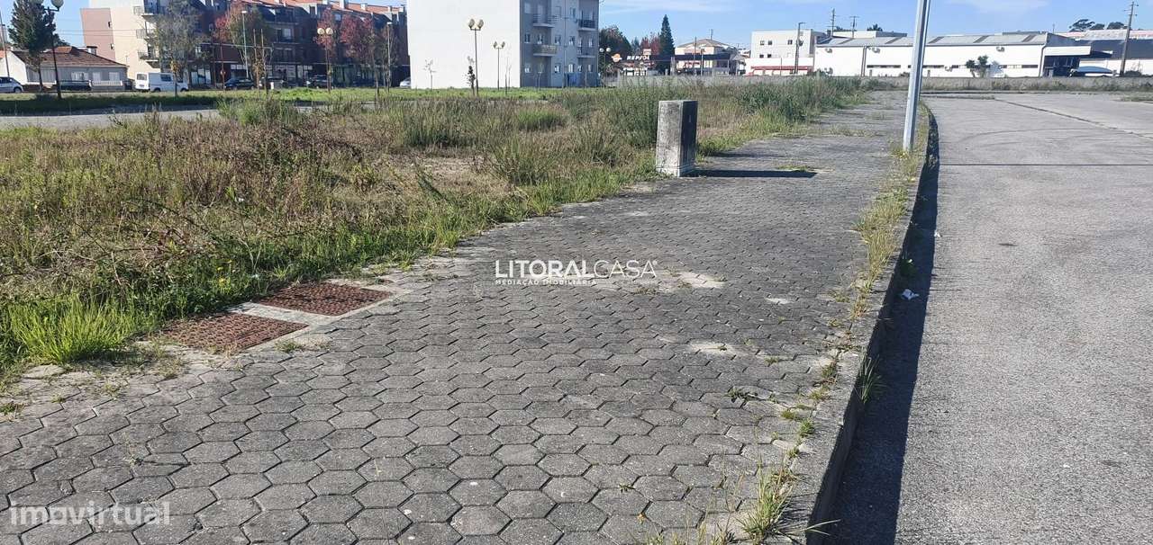 Lote de Terreno - Construção em Altura - Grande imagem: 2/14