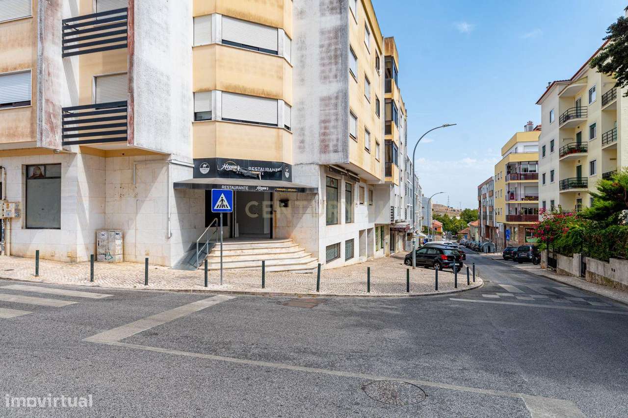 Loja Remodelada com 73m² - Centro do Cacém - Grande imagem: 4/25