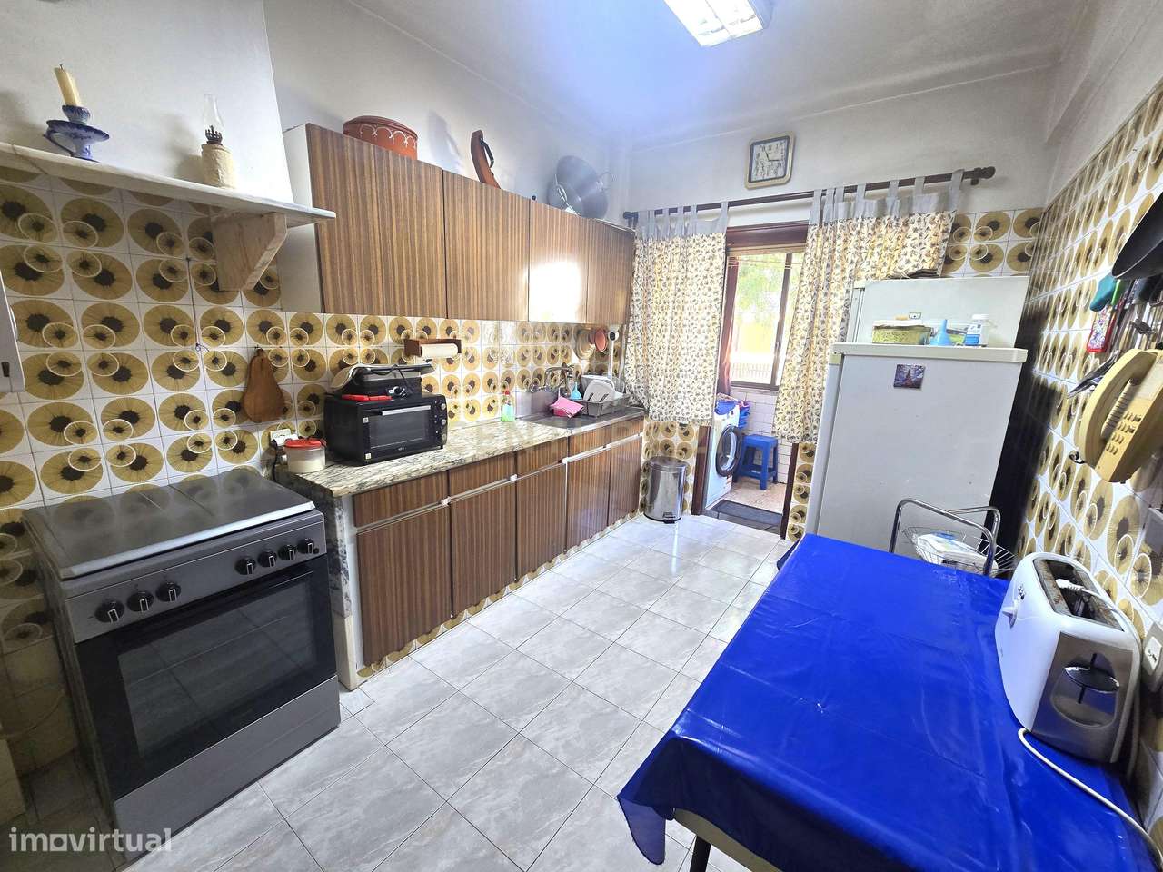 Apartamento T3 com varandas e arrecadação-16