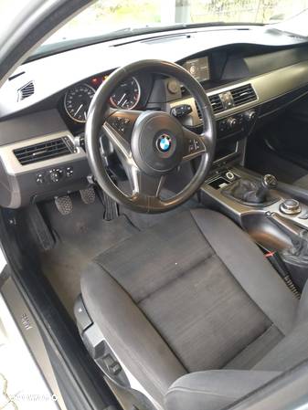 BMW Seria 5 523i - 5
