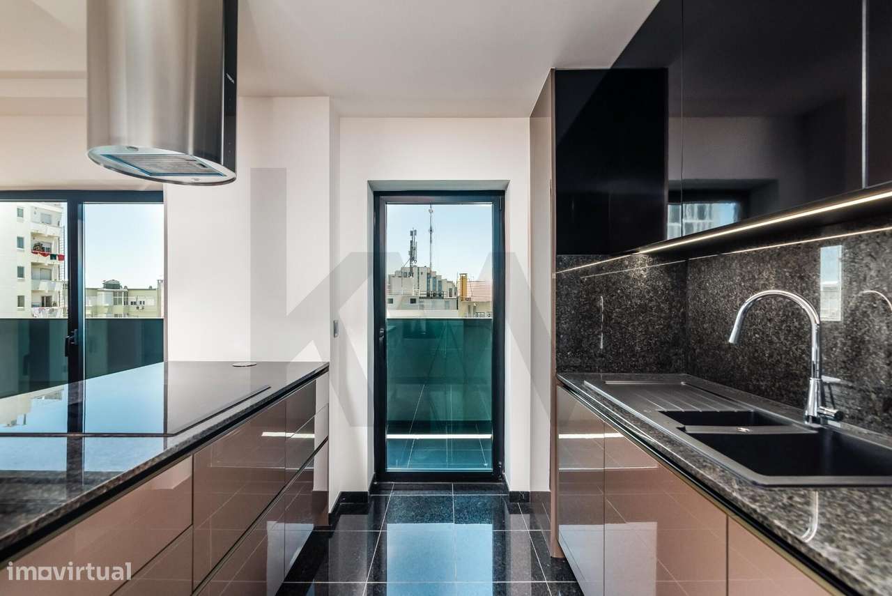 Apartamento T1- Moderno com Varanda, Garagem e Excelente Localização – - Grande imagem: 2/26