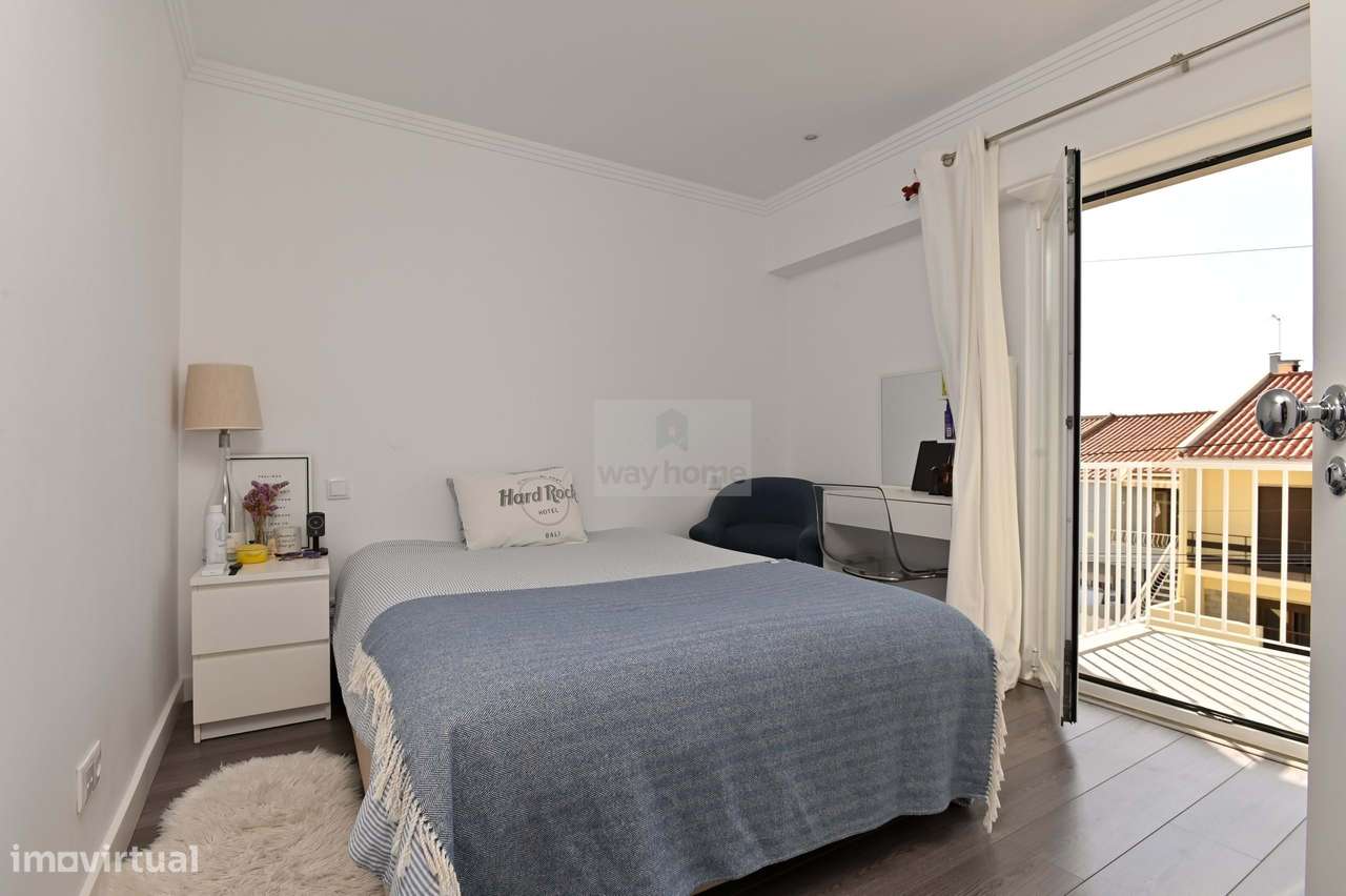 Moradia T3+1 | Sotão e Cave | Remodelada | Pátio Exterior | Amoreira |-18