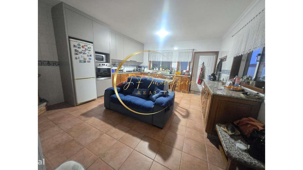 Moradia Geminada T4 com Terreno - Grande imagem: 5/25