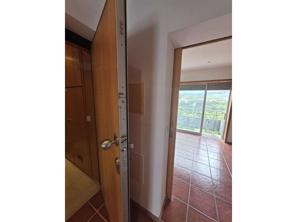 Moderno Apart. T2 com Garagem Box, Varanda Panorâmica e Lareira em ...-20