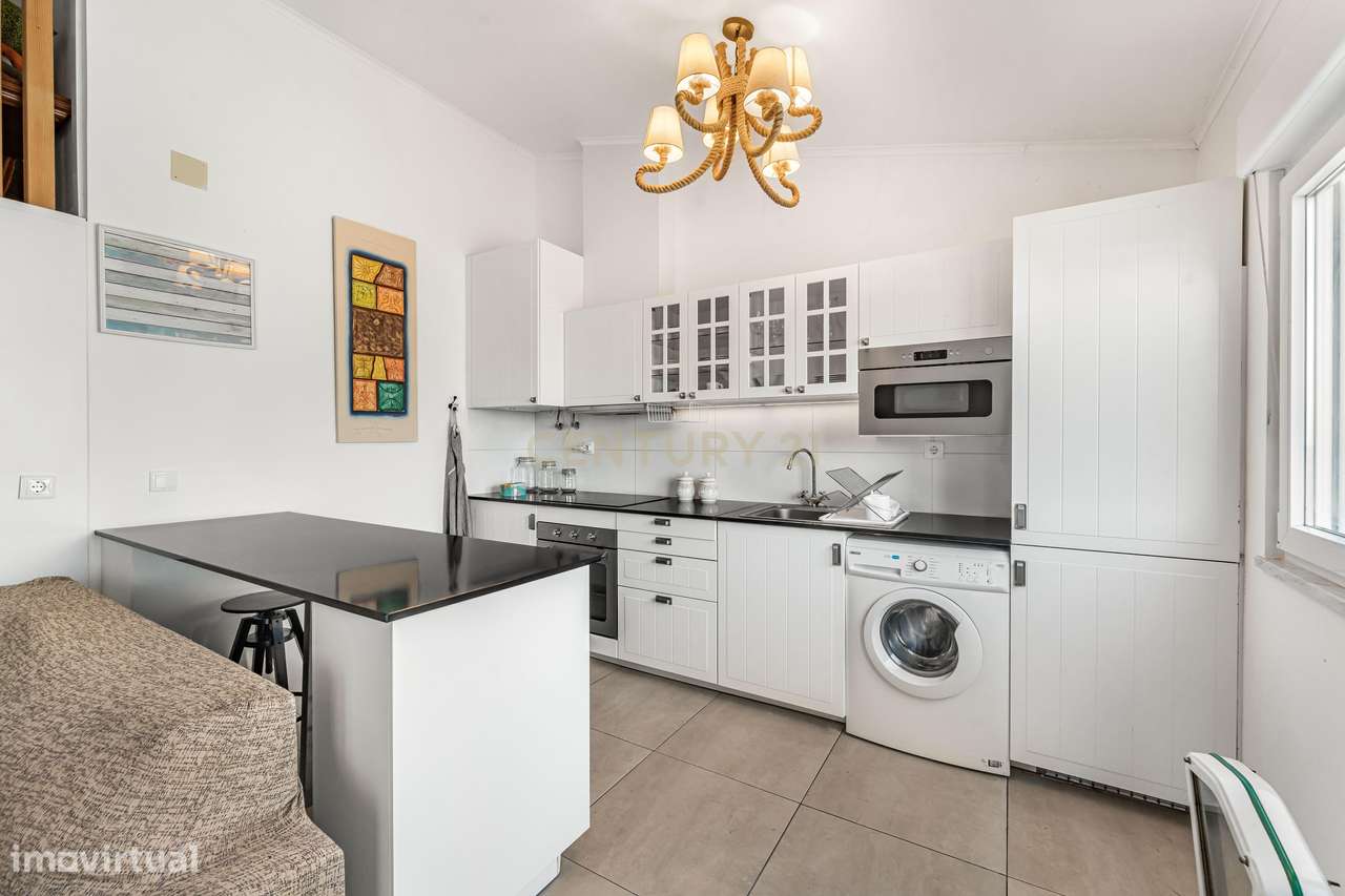 Loft urbano totalmente remodelado com mezzanino e terraço privativo — - Grande imagem: 2/23