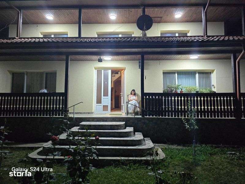 Casa mare cu etaj si cu teren Nicoresti, jud. Galati - Imagine principală: 4/8