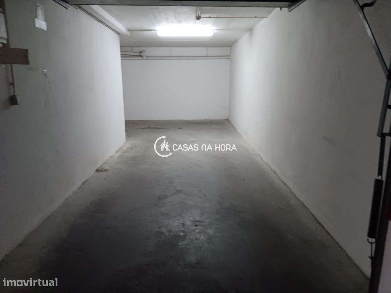 Garagem/armazém no centro de Carcavelos-9