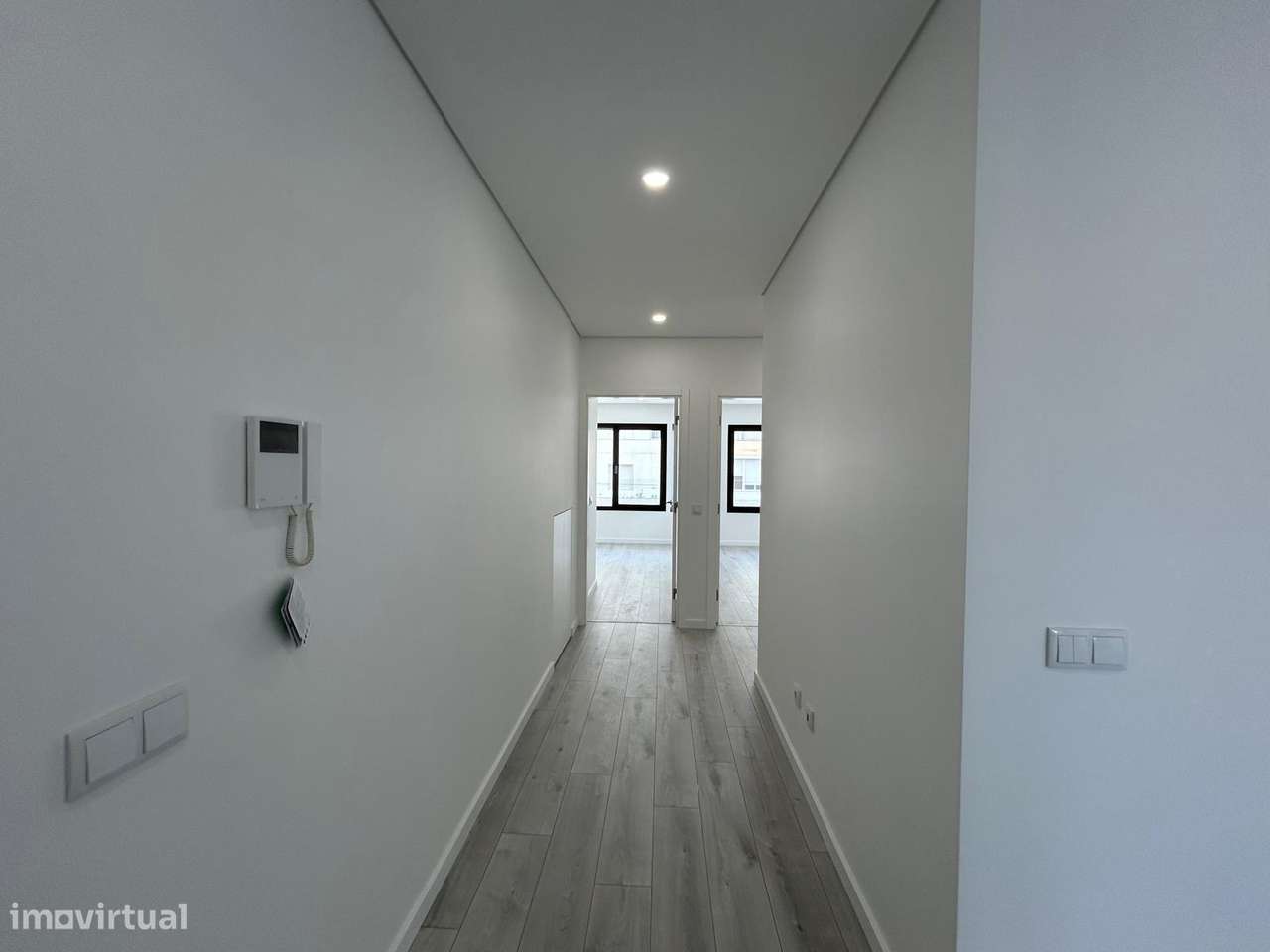 Apartamento T2 Novo com Varanda e Elevador-14