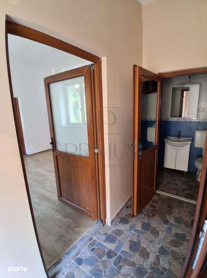 MEHALA - INDIVIDUALA - 5 CAM - 3 BAI - RENOVATA - CENTRALA - CURTE - Imagine principală: 4/8