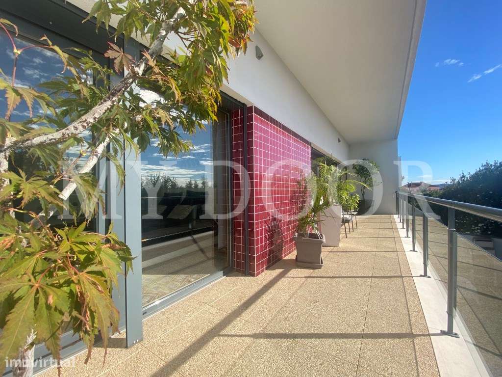 Loures - V4+1 Moradia c/ Piscina Privada - Varanda - Box + 2 parque...-41