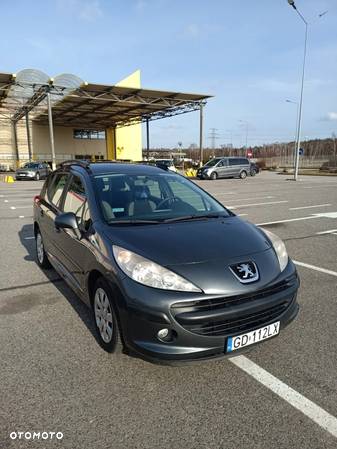 Peugeot 207 - 1