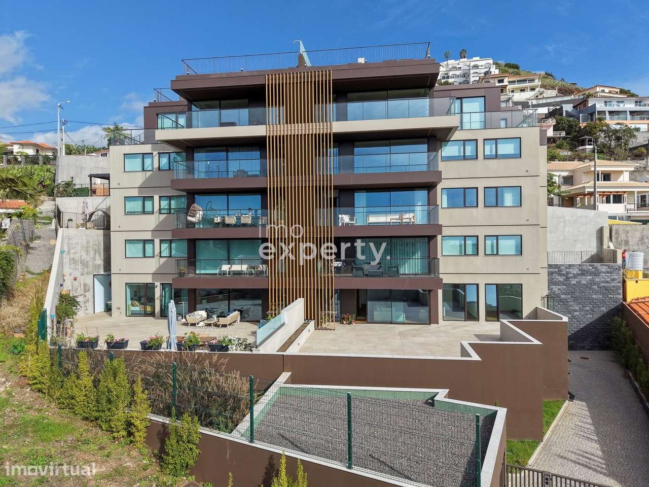 Apartamento T2 +1 com Terraço Privado, Jacuzzi e Vista Mar, Funchal - Grande imagem: 3/46