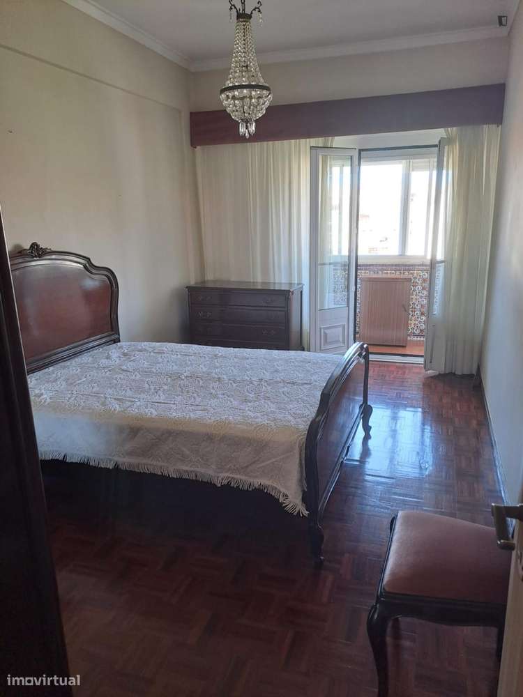 Quarto - localizado em Benfica Lisbon - Grande imagem: 3/10