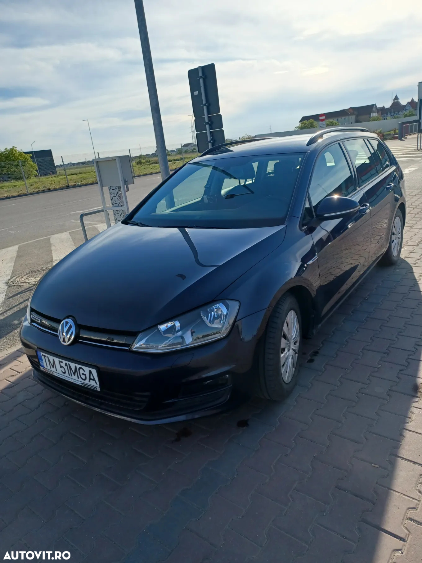 Volkswagen Golf - 2