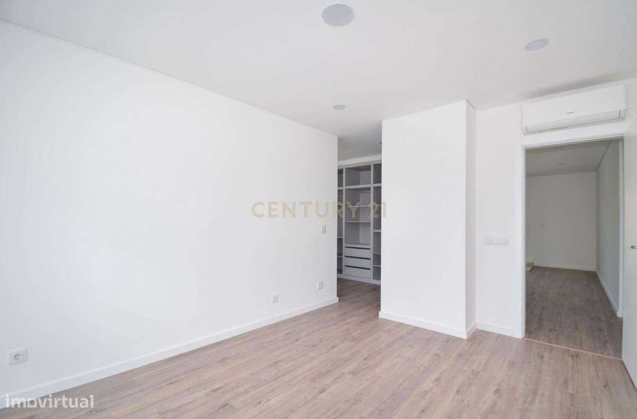 Moderna Moradia T4 em Construção em Corroios, Seixal - Grande imagem: 5/6