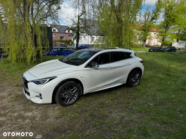 Infiniti Q30 2.0t Sport AWD 7DCT - 14