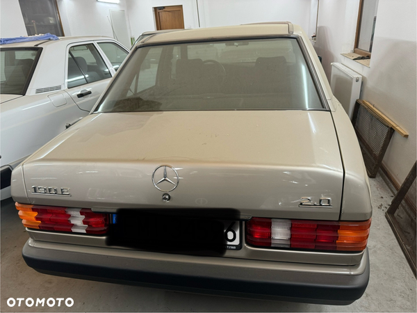 Mercedes-Benz W124 (1984-1993) - 14