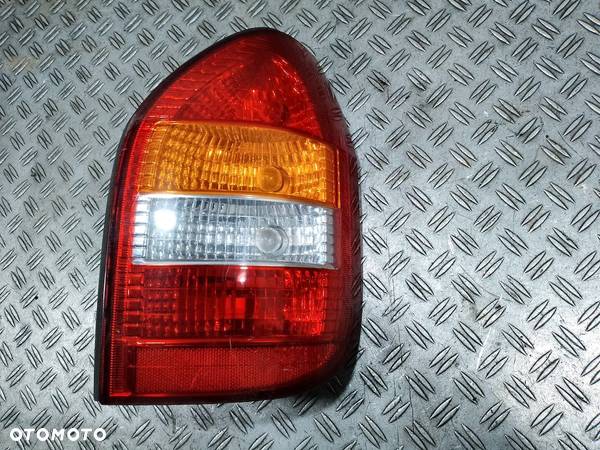 LAMPA TYLNA PRAWA OPEL ZAFIRA A - 5