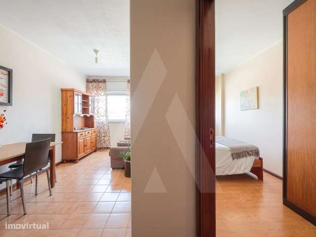 Apartamento T1+1 com arrumos e lugar de garagem em Mafamude!-19