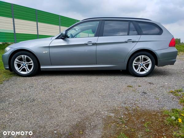 BMW Seria 3 318i Touring Edition Exclusive - 8