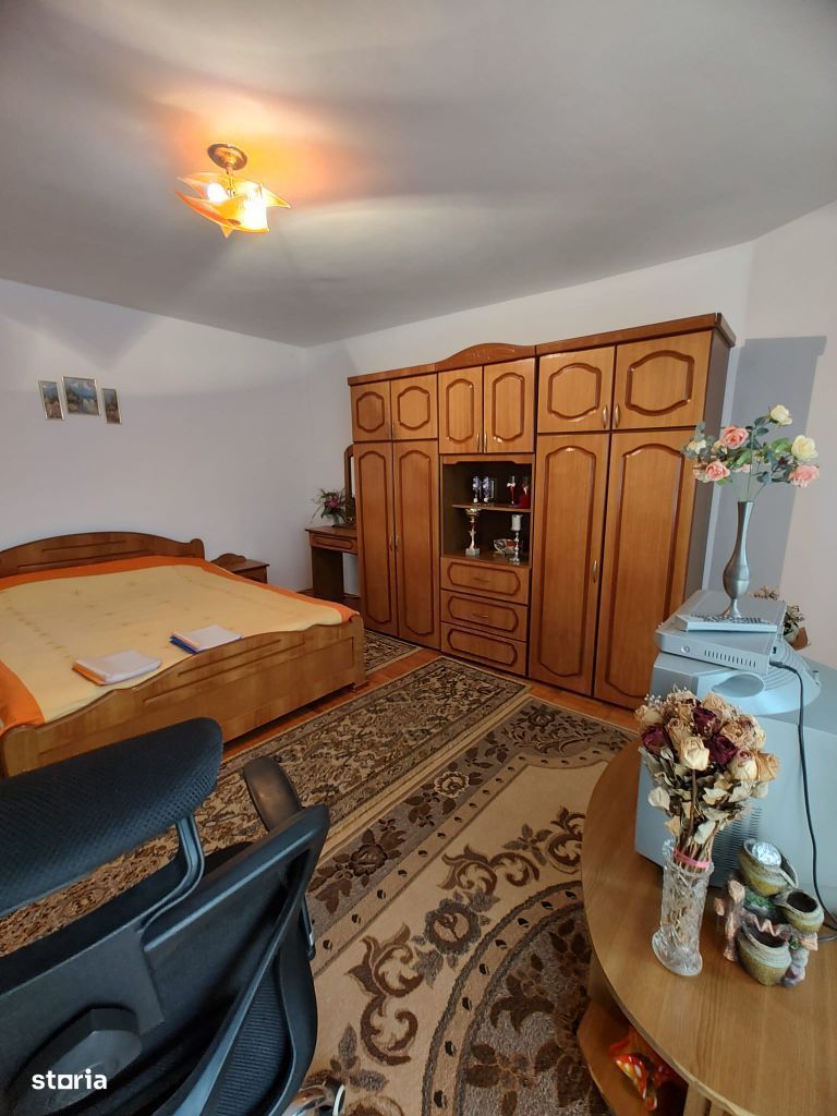 Apartament 2 camere, decomandat, bulevardul Decebal, etajul 6 din 7