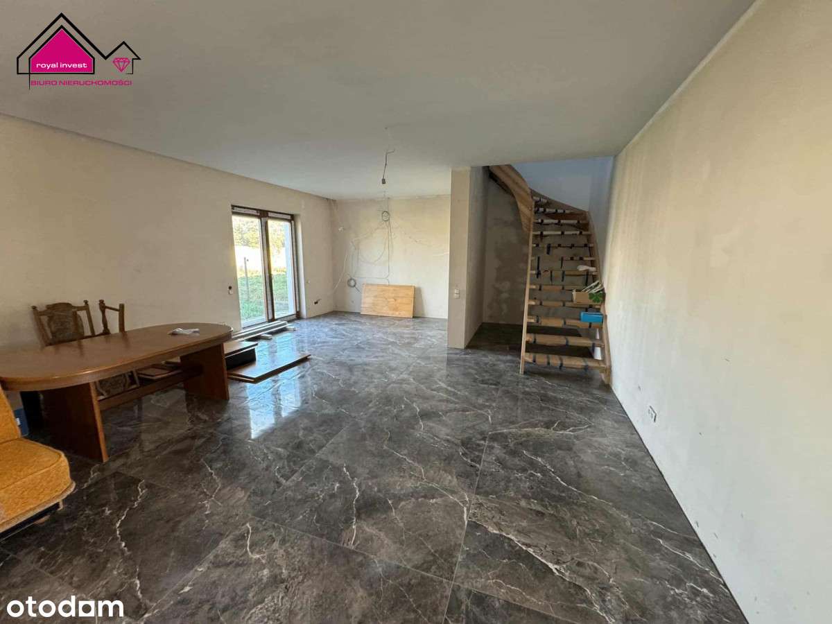 Nietuzinkowa nieruchomość w spokojnej okolicy-11