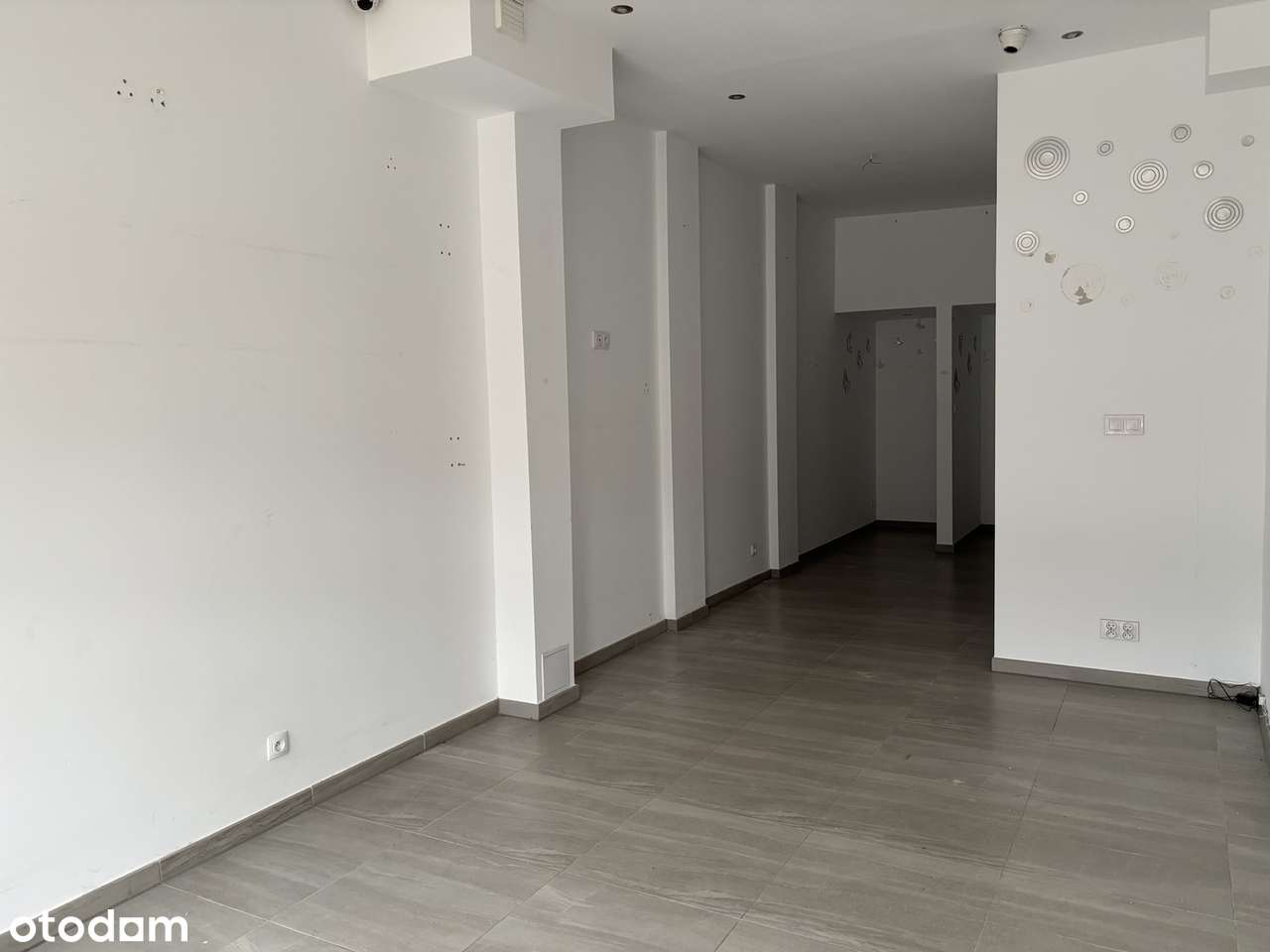 Atrakcyjny lokal handlowo-usługowy na sprzedaż - Międzyzdroje-1