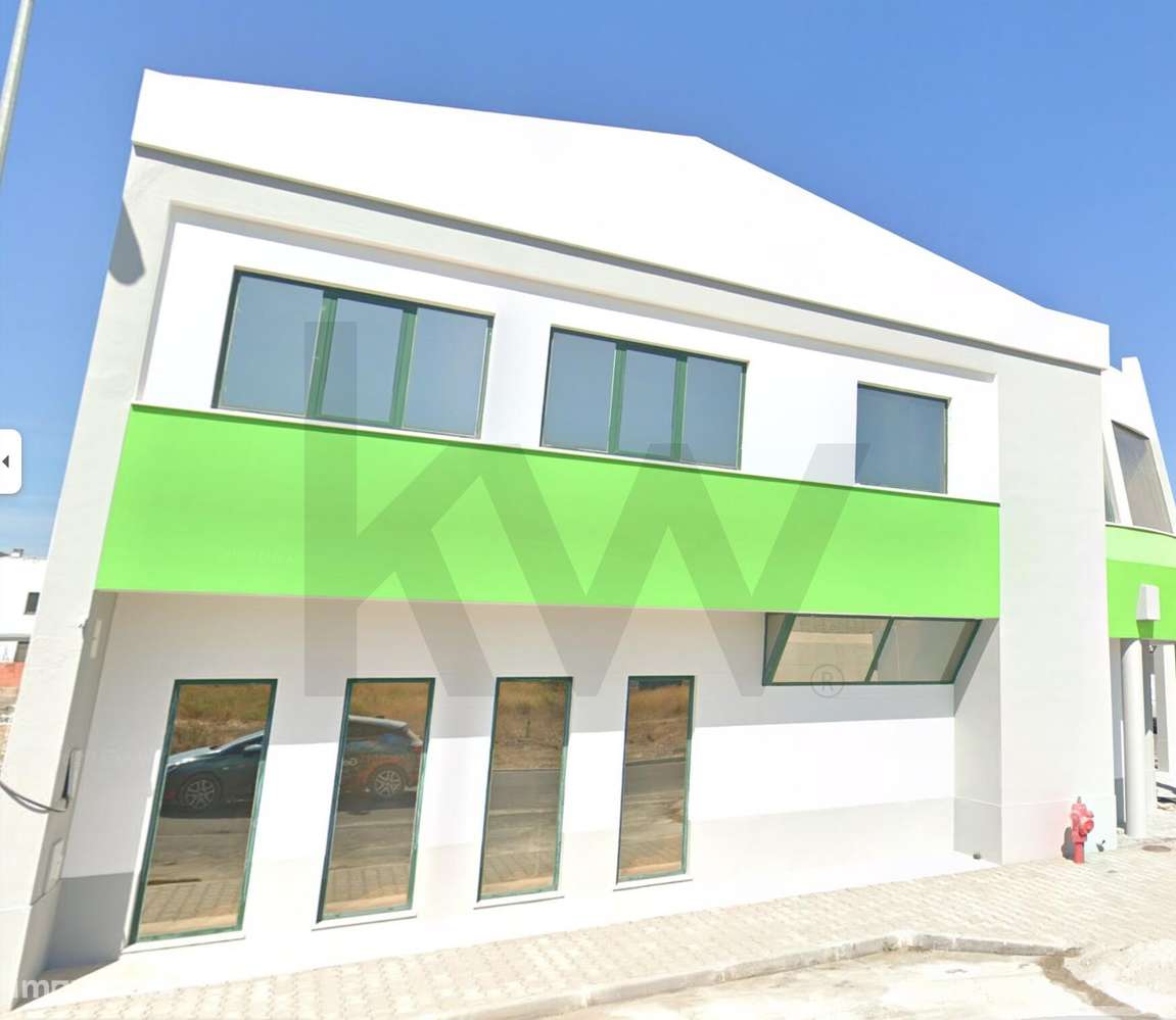 Armazém 767m2 com terreno 1854m2-15