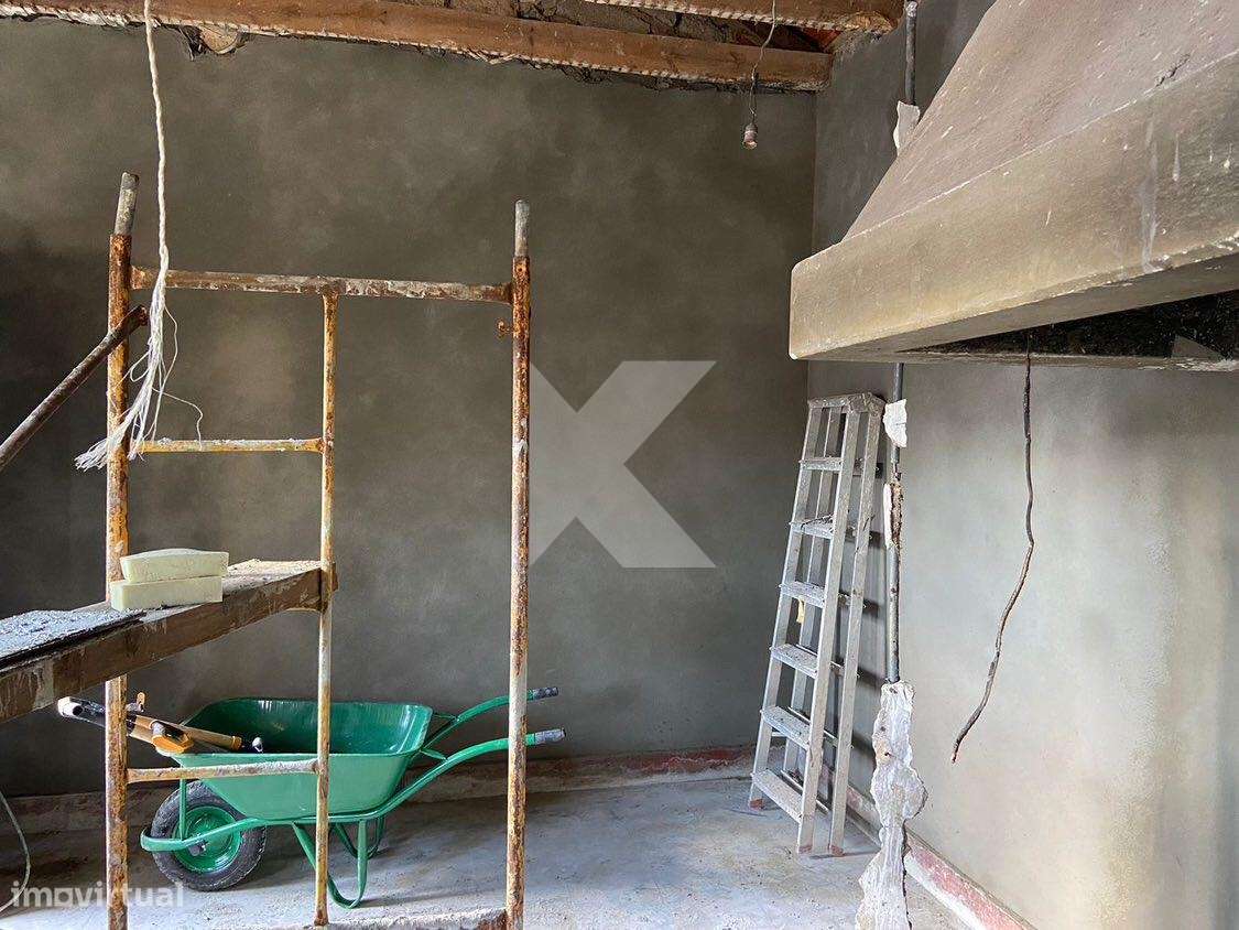 Moradia T7 em Coimbra para restaurar-22