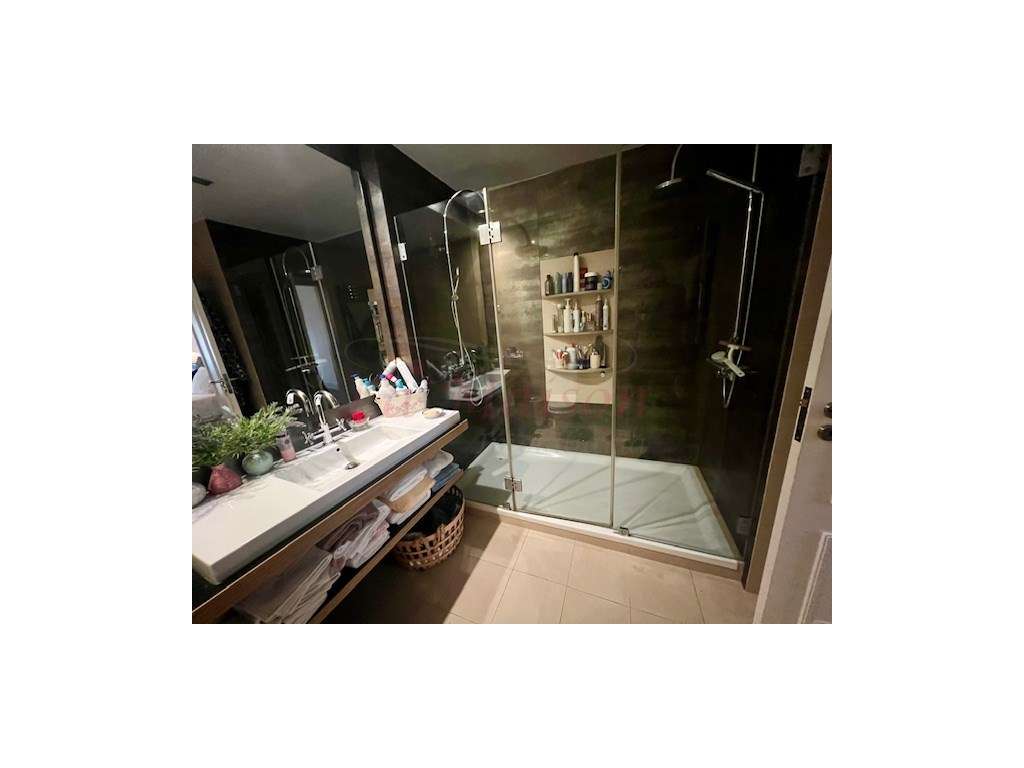 Apartamento T4 no Infantado-41