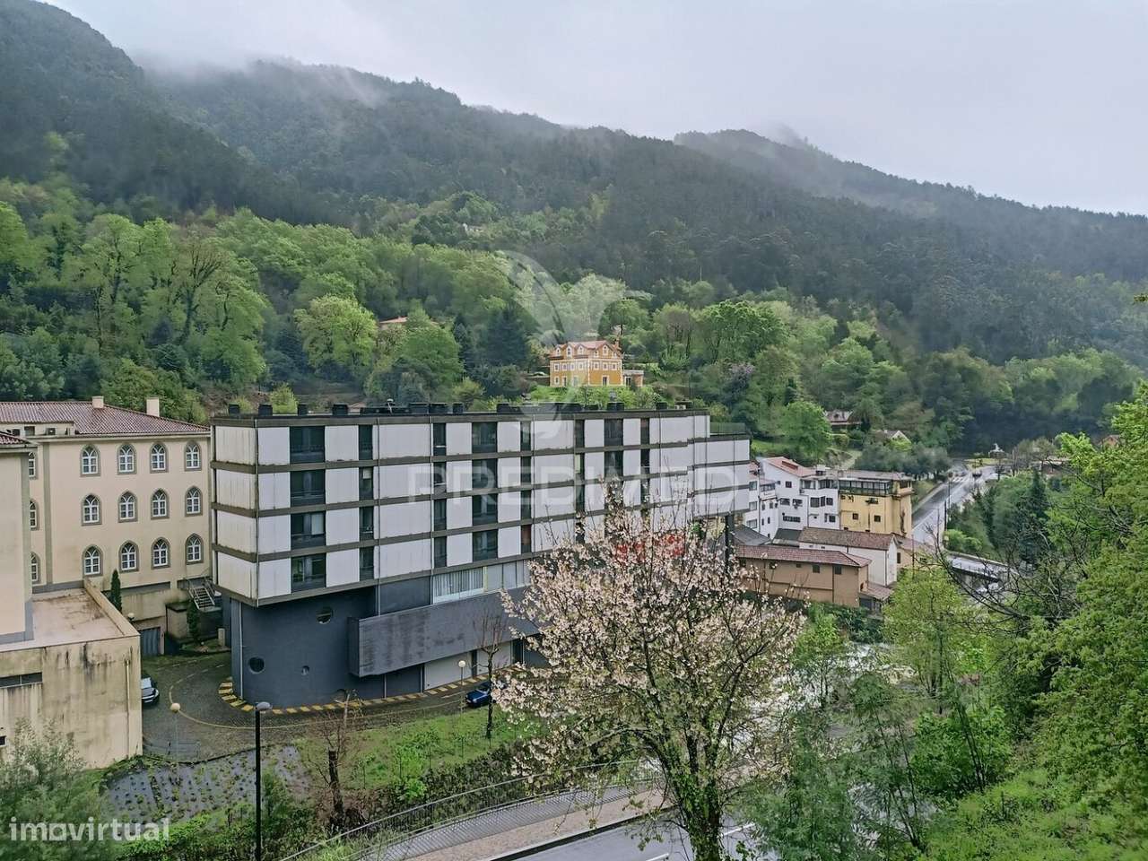 Apartamento T2 como novo no centro da Vila do Gerês, Braga Portugal - Grande imagem: 4/32