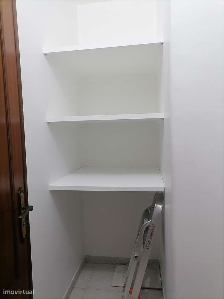 T3 Centro de Queijas, Oeiras. Com Parqueamento e Arrecadação.-10