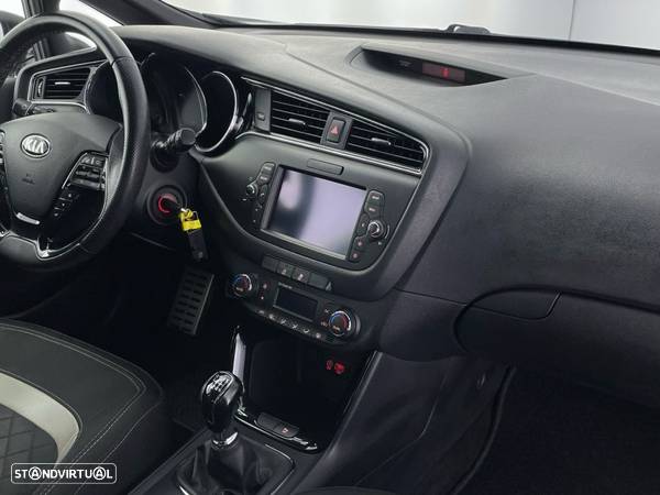 Kia Ceed 1.6 CRDi GT Line - 30