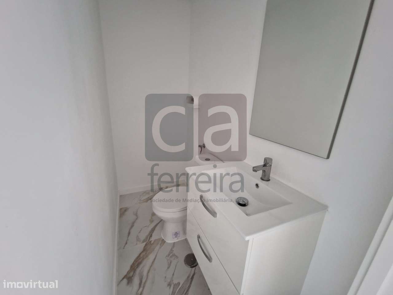 Apartamento T2 todo remodelado junto ao Shopping santarem-14