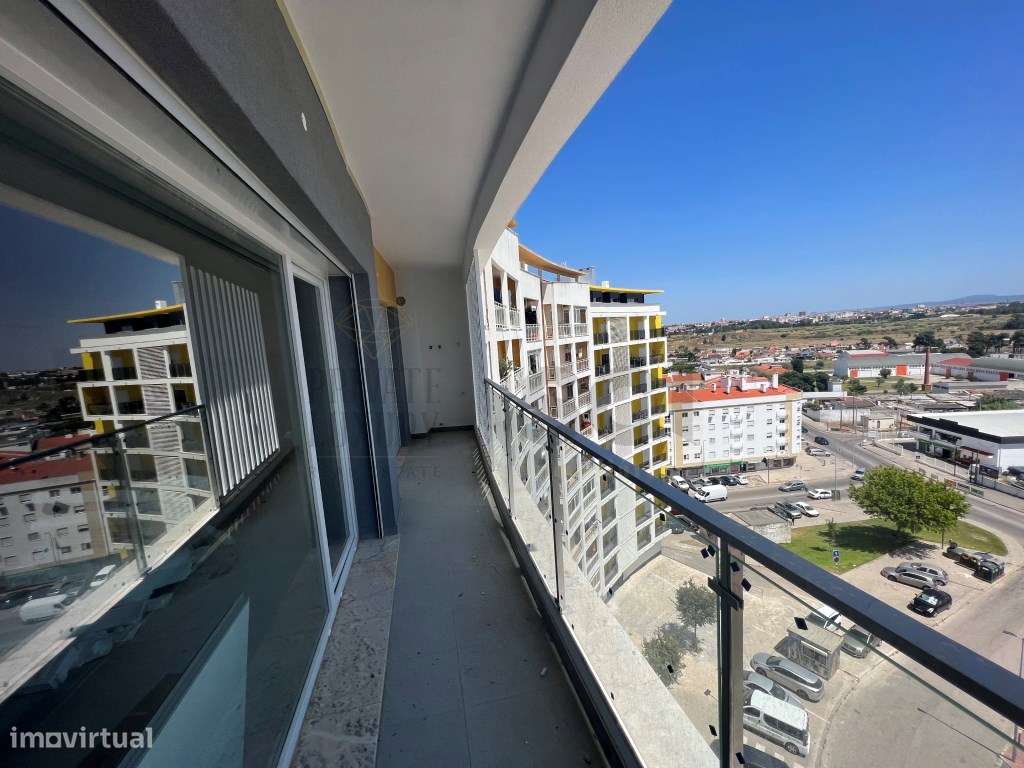 Apartamento T3 em Santa Marta do Pinhal - Grande imagem: 3/22