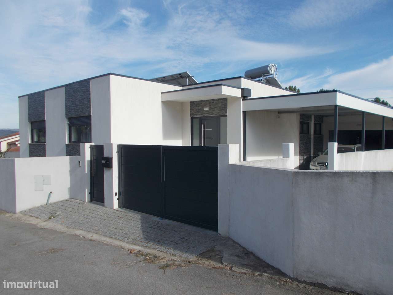 Casa em Chaves Oportunidade de Negocio-0