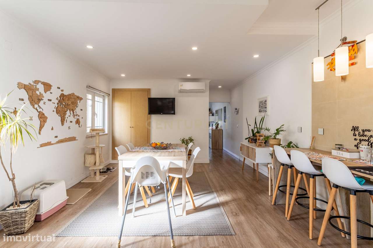 Moradia T4 remodelada na Quinta do Conde-6