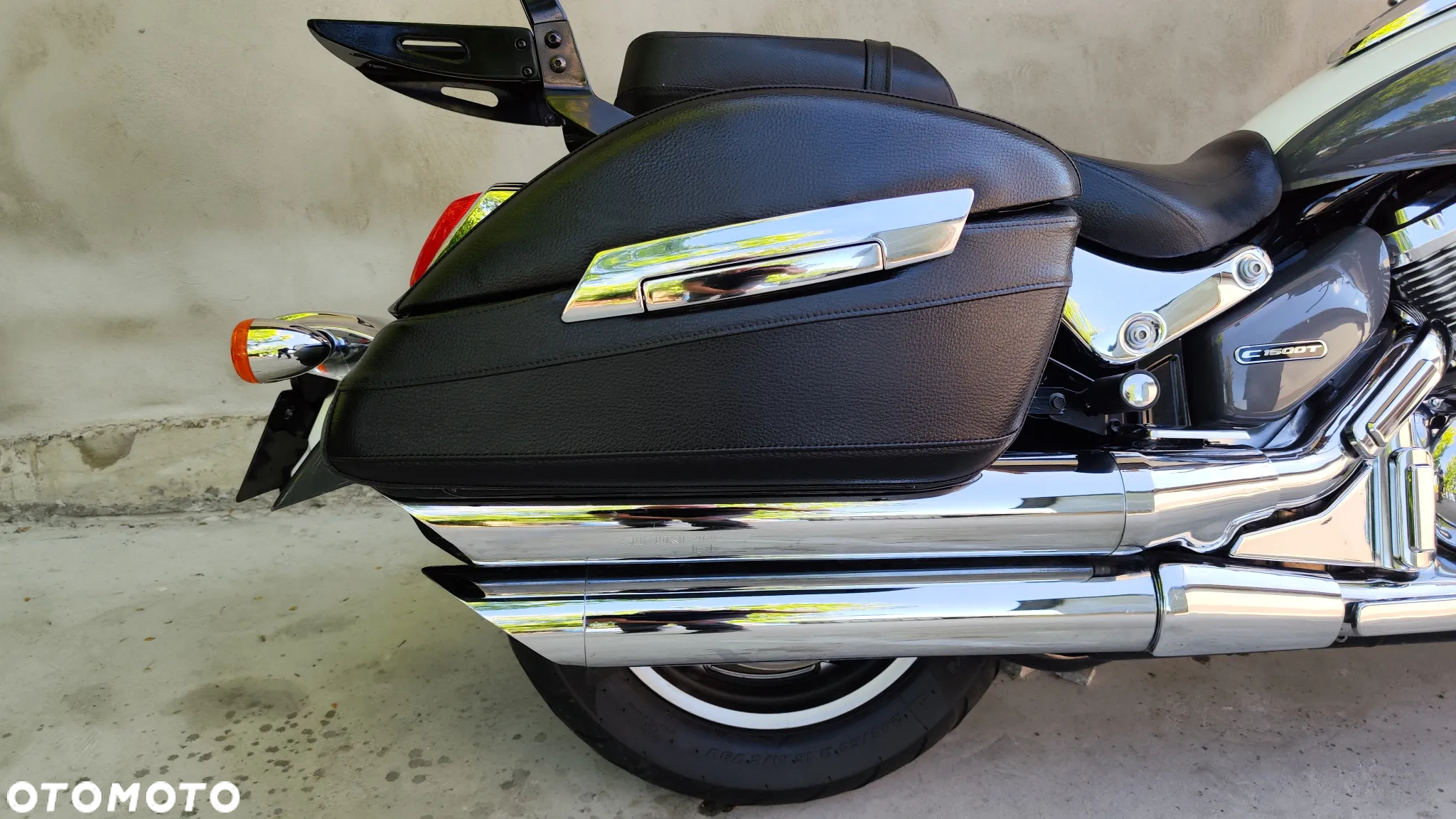 Suzuki Intruder - 25