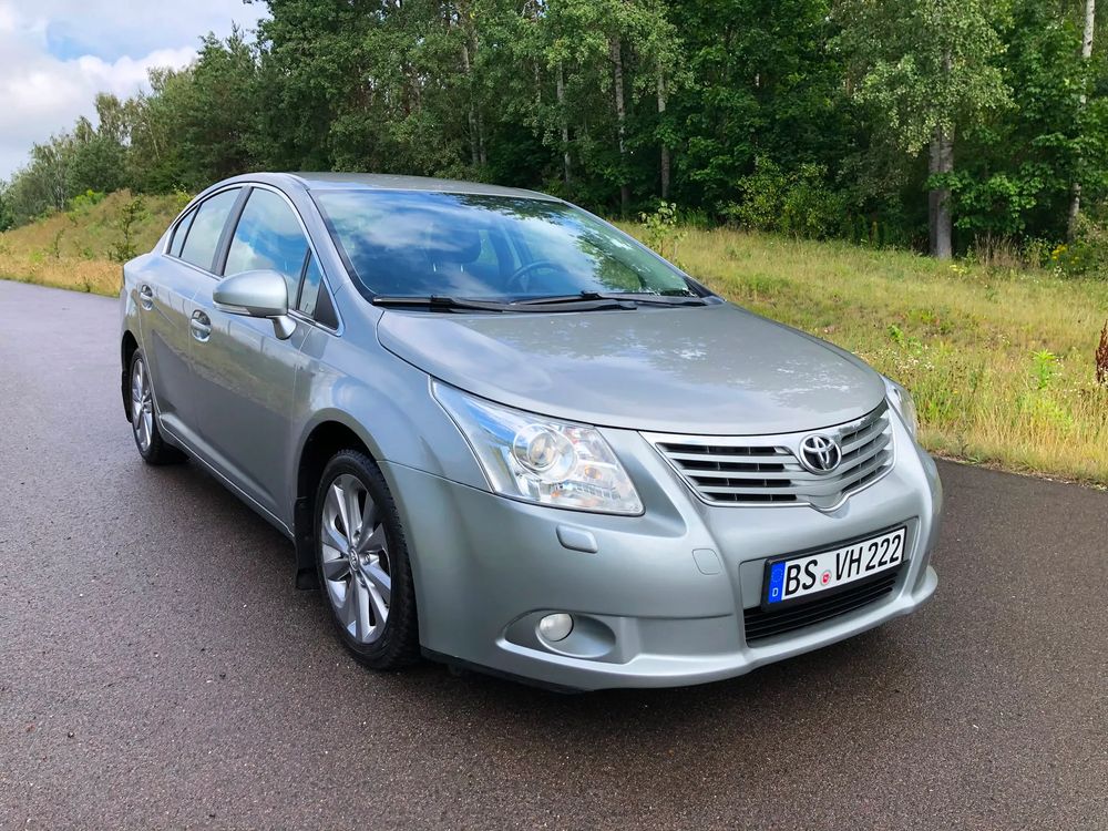Toyota Avensis III (2009-) 1.8 Active 2010