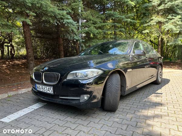 BMW Seria 5 525d xDrive - 34